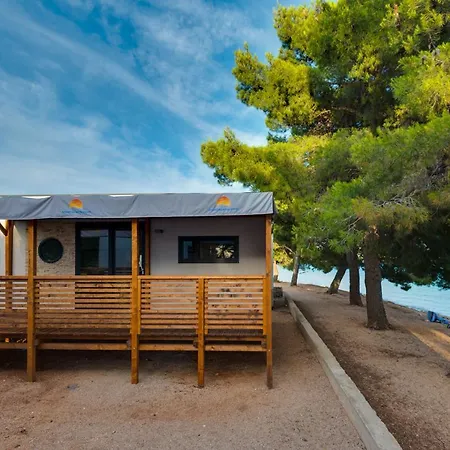 Resort Mobile 28 *